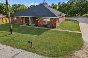 225 Oak Ct, Rhome, TX 76078 - Photo 25