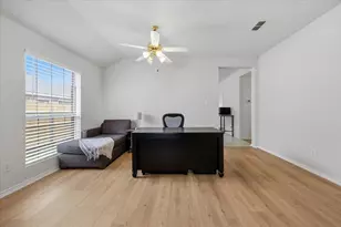 3205 Muleshoe Ln, Fort Worth, TX 76179 - Photo 9