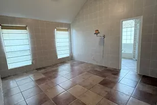 155 49th St SE, Paris, TX 75462 - Photo 9