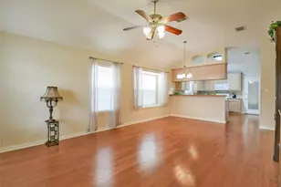 1010 Hayden Ct, Granbury, TX 76048 - Photo 5