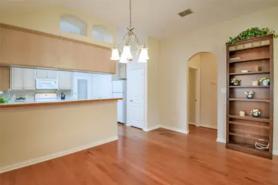 1010 Hayden Court, Granbury, TX 76048 - Photo 9