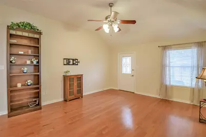 1010 Hayden Court, Granbury, TX 76048 - Photo 7