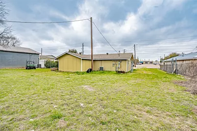 301 Eastridge Road, Granbury, TX 76049 - Photo 11