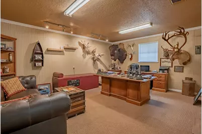 301 Eastridge Road, Granbury, TX 76049 - Photo 13