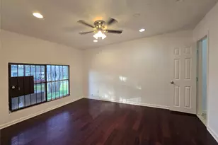 12116 Hoblitzelle Dr, Dallas, TX 75243 - Photo 17