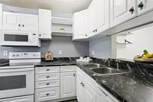 634 W Collins St, Denton, TX 76201 - Photo 7