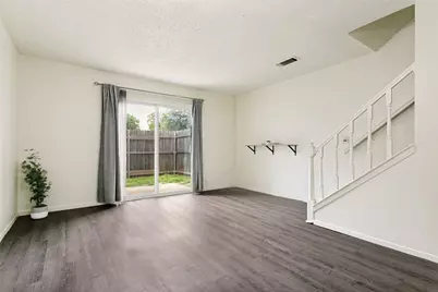 634 W Collins Street, Denton, TX 76201 - Photo 3
