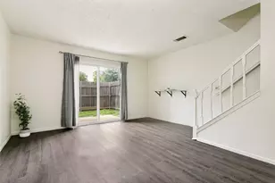 634 W Collins St, Denton, TX 76201 - Photo 3