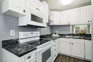 634 W Collins St, Denton, TX 76201 - Photo 5