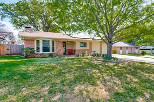 506 E Huitt Ln, Euless, TX 76040 - Photo 1