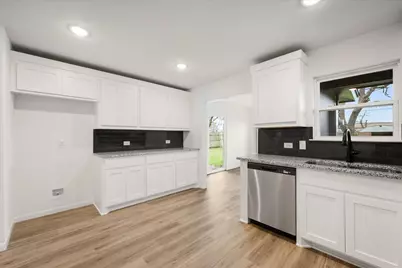 5508 Westcrest Drive, Fort Worth, TX 76134 - Photo 3