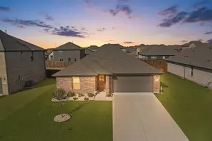 544 Hickory Rdg Dr, Van Alstyne, TX 75495 - Photo 3