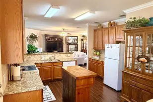 2233 Hickory Dr, Little Elm, TX 75068 - Photo 9