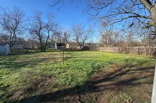 112 W O Connell St, Howe, TX 75459 - Photo 11