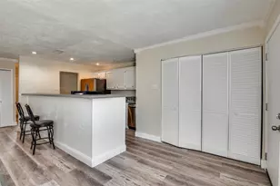 10222 Red Maple Dr, Dallas, TX 75249 - Photo 7