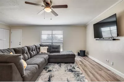 10222 Red Maple Drive, Dallas, TX 75249 - Photo 5