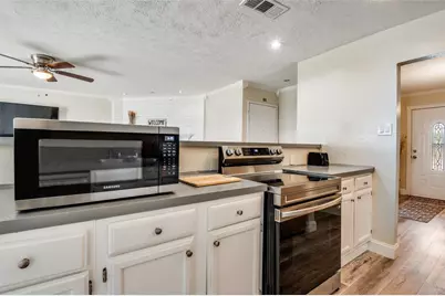 10222 Red Maple Drive, Dallas, TX 75249 - Photo 11