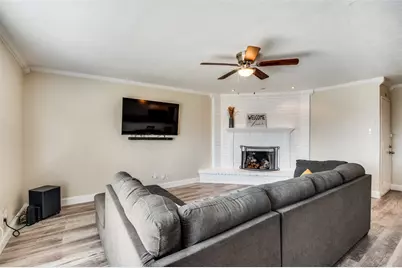 10222 Red Maple Drive, Dallas, TX 75249 - Photo 3