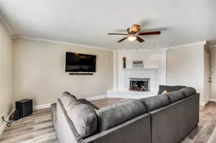 10222 Red Maple Dr, Dallas, TX 75249 - Photo 3