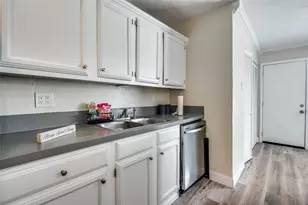 10222 Red Maple Dr, Dallas, TX 75249 - Photo 9