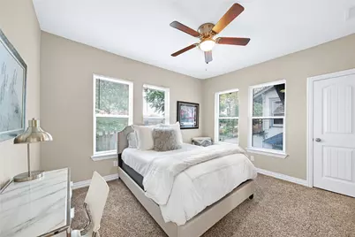 828 Elsbeth Street, Dallas, TX 75208 - Photo 25