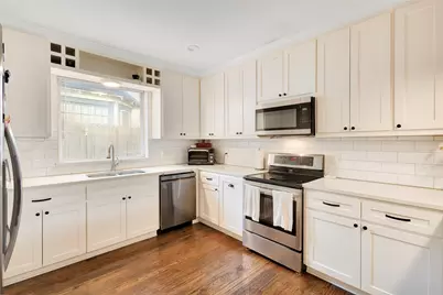 828 Elsbeth Street, Dallas, TX 75208 - Photo 13