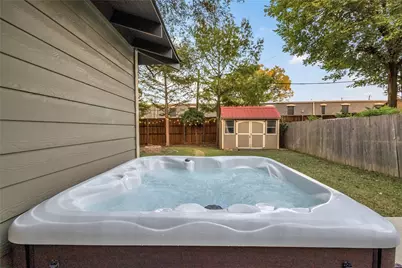 828 Elsbeth Street, Dallas, TX 75208 - Photo 31