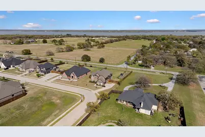 800 Beckington Drive, Shady Shores, TX 76208 - Photo 35