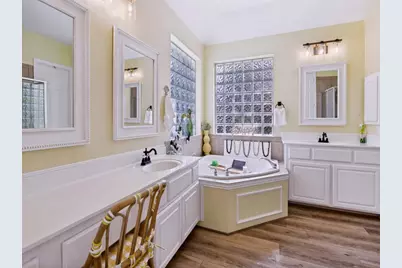 944 Excalibur Drive, Highland Village, TX 75077 - Photo 21