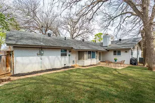 1819 W Cedar Elm Dr, Arlington, TX 76012 - Photo 31