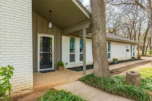 1819 W Cedar Elm Dr, Arlington, TX 76012 - Photo 5