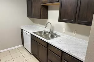 210 W 4th St, Irving, TX 75060 - Photo 13