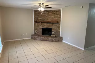 210 W 4th St, Irving, TX 75060 - Photo 15