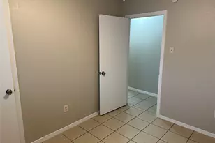 210 W 4th St, Irving, TX 75060 - Photo 9