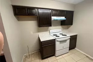 210 W 4th St, Irving, TX 75060 - Photo 17