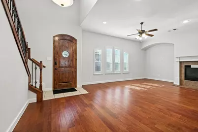 6755 Plaza Via, Irving, TX 75039 - Photo 3