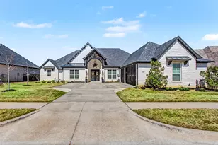 324 Landview Dr, Burleson, TX 76028 - Photo 1