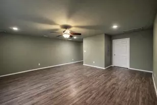 800 Sycamore St, Commerce, TX 75428 - Photo 3