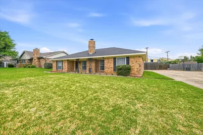 6917 Wilton Drive, Fort Worth, TX 76133 - Photo 3