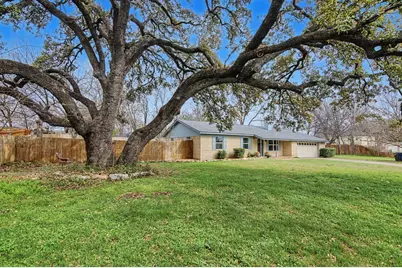 405 Torrey Street, Granbury, TX 76048 - Photo 3