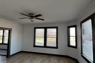 2260 Hemphill St, Fort Worth, TX 76110 - Photo 5