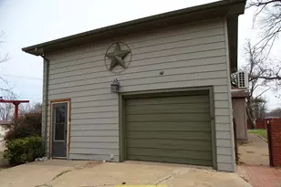 1305 W Elliott St, Breckenridge, TX 76424 - Photo 17