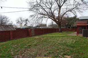 1305 W Elliott St, Breckenridge, TX 76424 - Photo 19