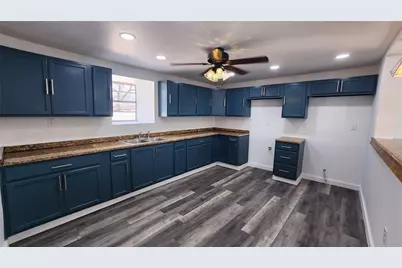 401 E Pierce Street, Winters, TX 79567 - Photo 5