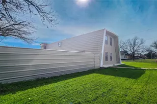 401 E Pierce St, Winters, TX 79567 - Photo 3
