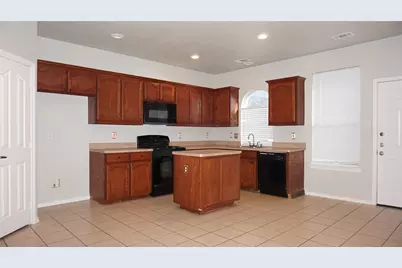 5613 Penwell Drive, Fort Worth, TX 76135 - Photo 5