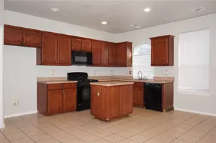 5613 Penwell Dr, Fort Worth, TX 76135 - Photo 5