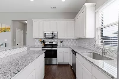 711 Hadley Lane, Valley View, TX 76272 - Photo 11