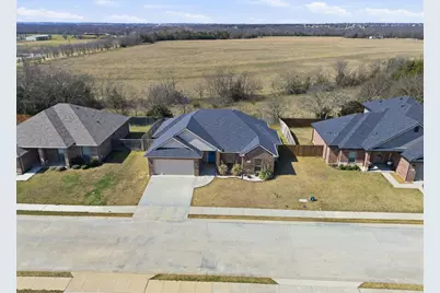 711 Hadley Lane, Valley View, TX 76272 - Photo 39