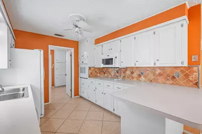 629 Williamsburg Court, Granbury, TX 76048 - Photo 17